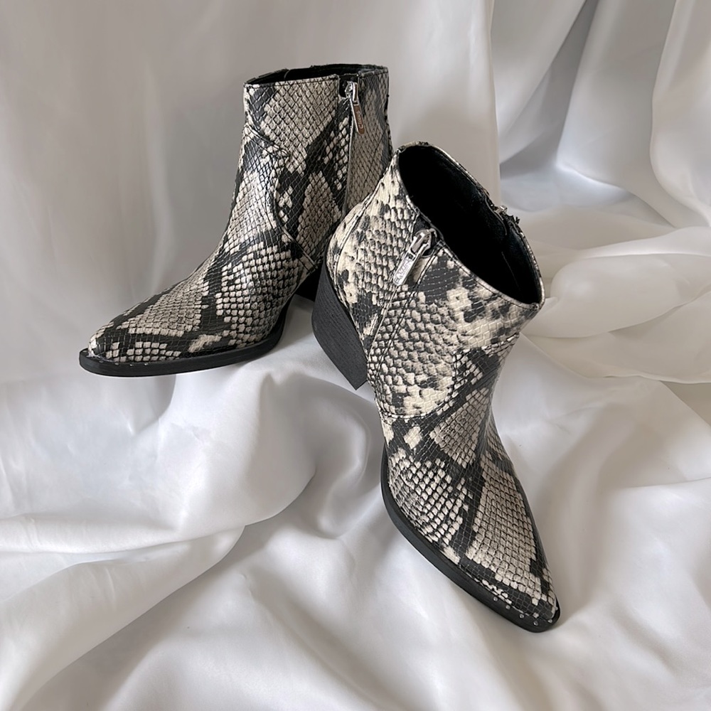 Circus by Sam Edelman Women's Short Boots Size 7